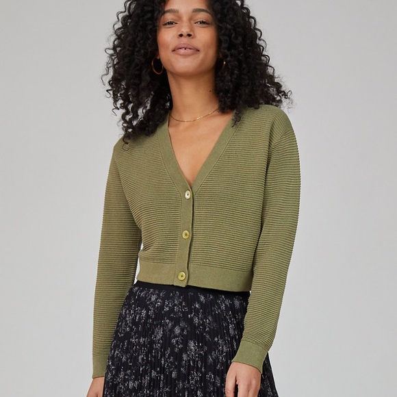 Light Cropped Three Button - Picture 3 of 4